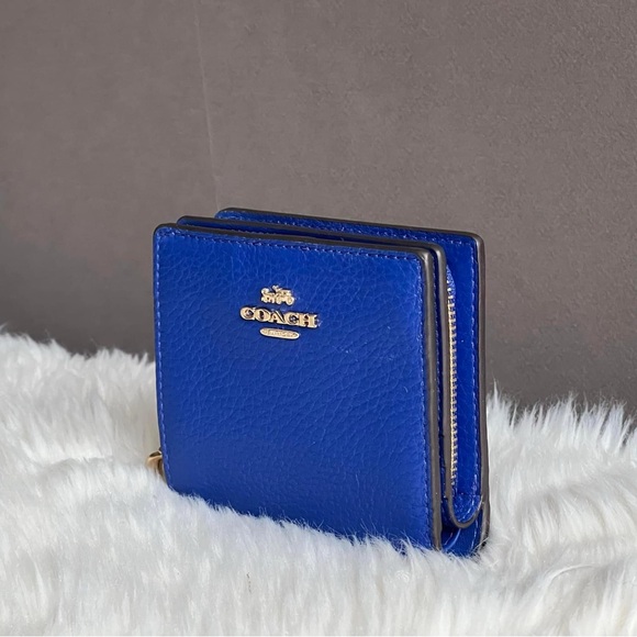 C2862 - Coach Snap Wallet - Picture 3 of 14